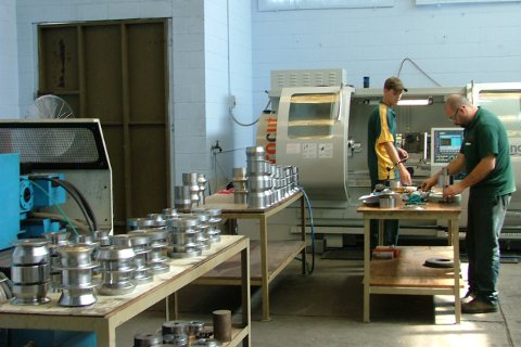 Challenger 2200 CNC lathe