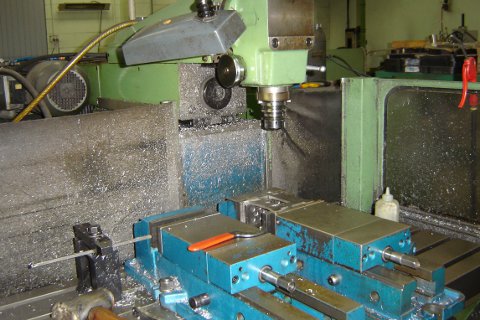 Knurling roller machine